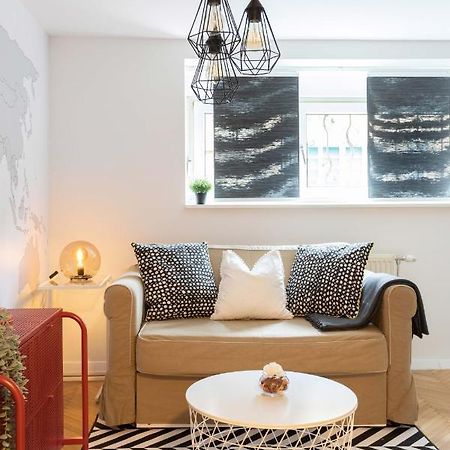Modern Studio Near British Square Apartment Zagreb Bagian luar foto
