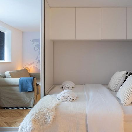 Modern Studio Near British Square Apartment Zagreb Bagian luar foto