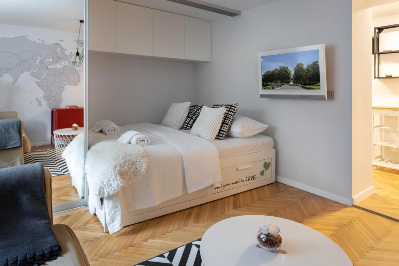 Modern Studio Near British Square Apartment Zagreb Bagian luar foto