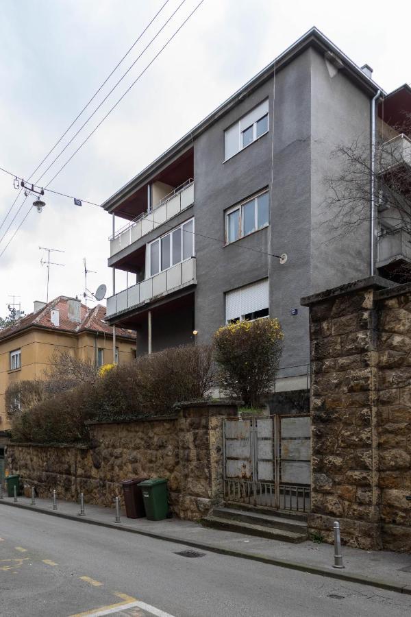 Modern Studio Near British Square Apartment Zagreb Bagian luar foto
