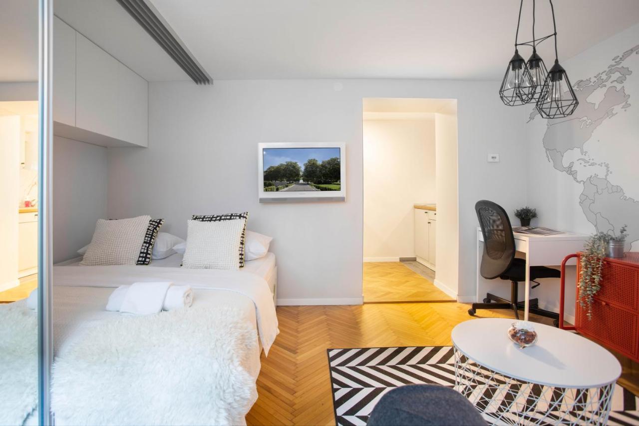 Modern Studio Near British Square Apartment Zagreb Bagian luar foto