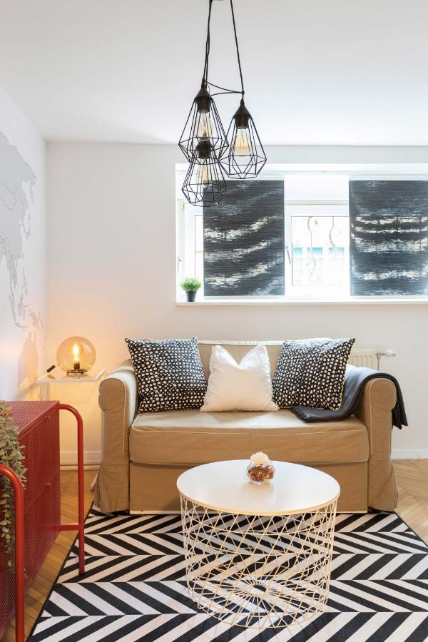 Modern Studio Near British Square Apartment Zagreb Bagian luar foto