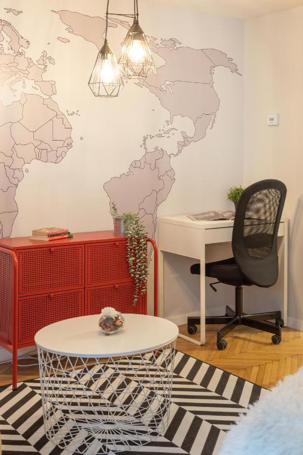 Modern Studio Near British Square Apartment Zagreb Bagian luar foto