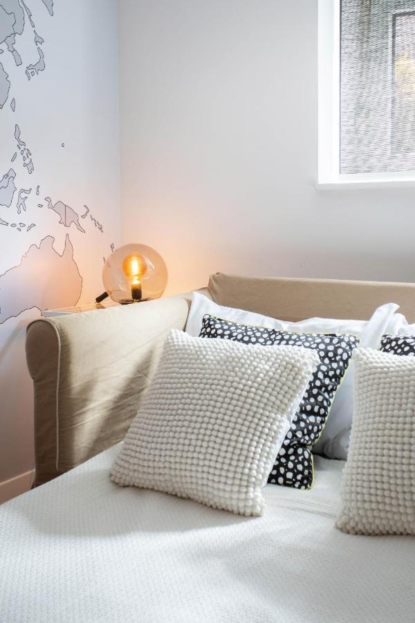 Modern Studio Near British Square Apartment Zagreb Bagian luar foto