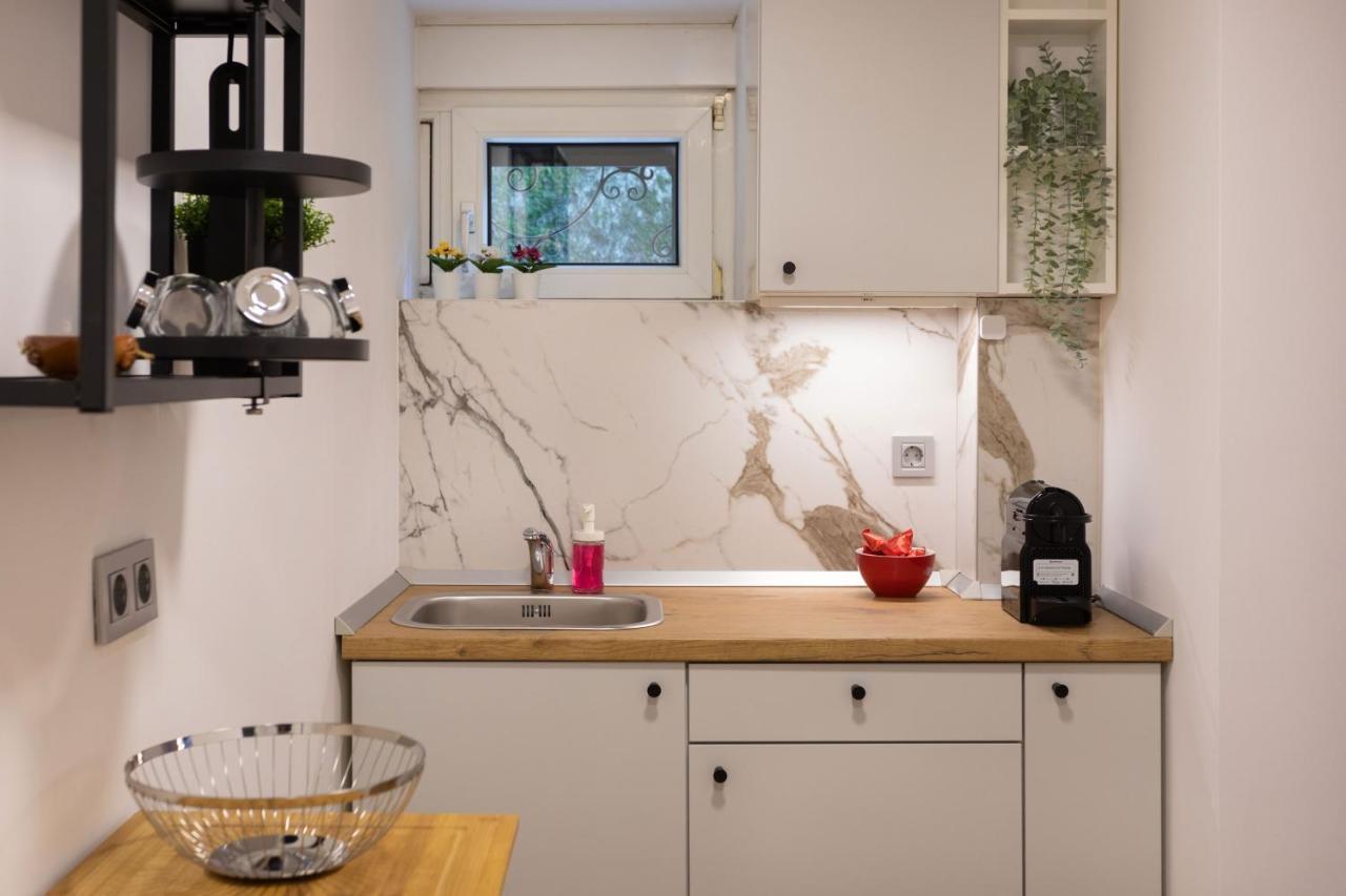 Modern Studio Near British Square Apartment Zagreb Bagian luar foto