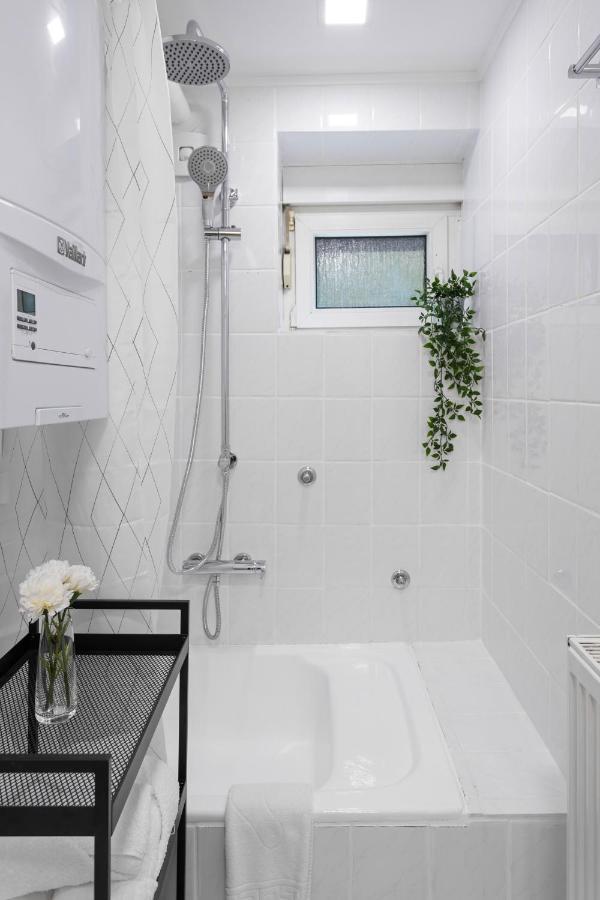 Modern Studio Near British Square Apartment Zagreb Bagian luar foto